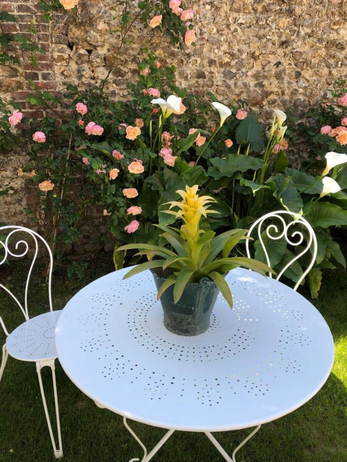 Bed and Breakfast A L'Ecole Buissonniere Honfleur Exterior foto